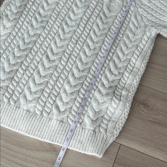 H&M White Cable Knit Crew Neck Sweater - Picture 5 of 8